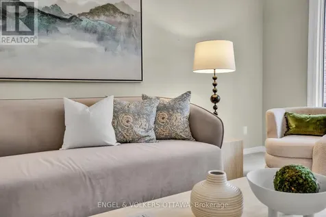 34 Chatsworth Crescent Ottawa ON K1V 9Z1