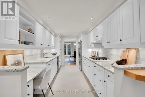 34 Chatsworth Crescent Ottawa ON K1V 9Z1