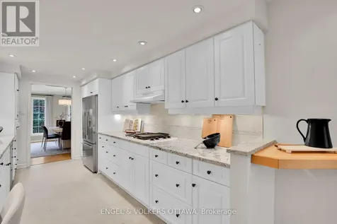 34 Chatsworth Crescent Ottawa ON K1V 9Z1