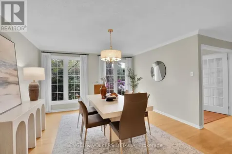 34 Chatsworth Crescent Ottawa ON K1V 9Z1