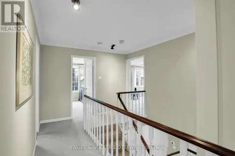 34 Chatsworth Crescent Ottawa ON K1V 9Z1