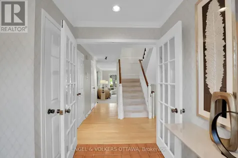 34 Chatsworth Crescent Ottawa ON K1V 9Z1