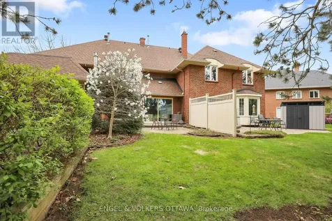 34 Chatsworth Crescent Ottawa ON K1V 9Z1