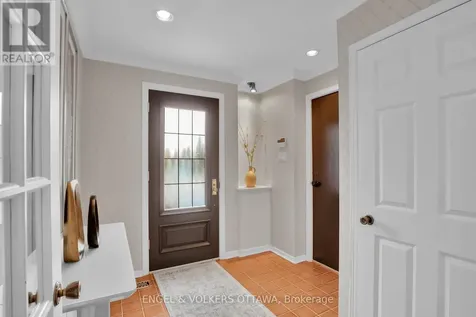 34 Chatsworth Crescent Ottawa ON K1V 9Z1
