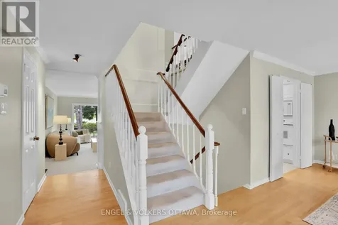 34 Chatsworth Crescent Ottawa ON K1V 9Z1
