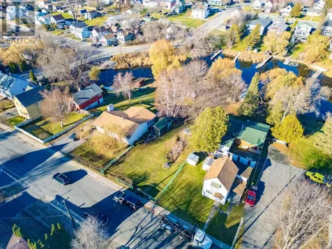 718 River Drive Kenora ON P9N 1J6
