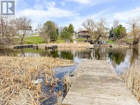 718 River Drive Kenora ON P9N 1J6