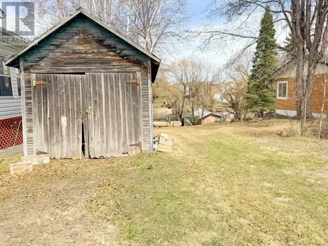718 River Drive Kenora ON P9N 1J6