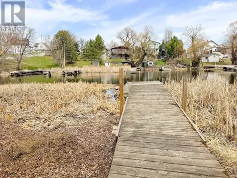 718 River Drive Kenora ON P9N 1J6