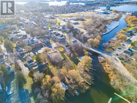 718 River Drive Kenora ON P9N 1J6