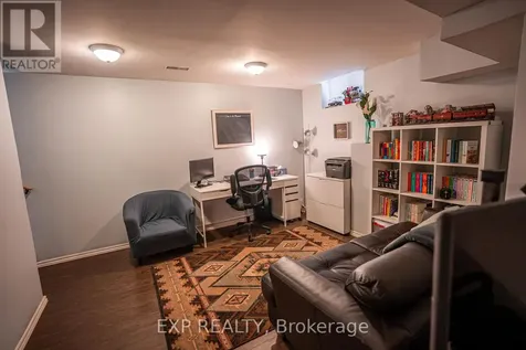 24 Lovell Crescent Brantford ON N3T 6P3