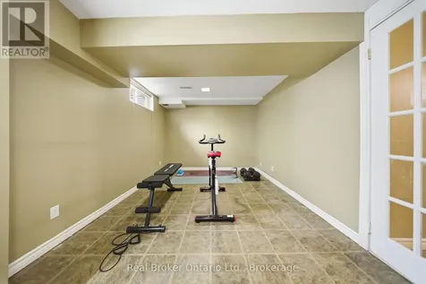 32 Mowat Boulevard Kitchener ON N2E 1X4