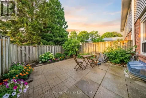 32 Mowat Boulevard Kitchener ON N2E 1X4
