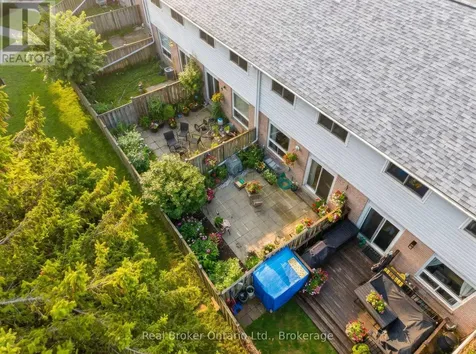 32 Mowat Boulevard Kitchener ON N2E 1X4