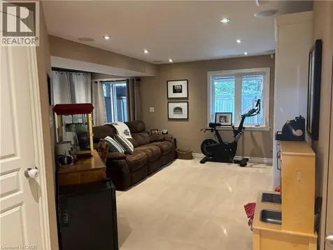 45 Candlewood Court Stoney Creek ON L8J 0C4