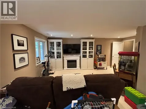 45 Candlewood Court Stoney Creek ON L8J 0C4