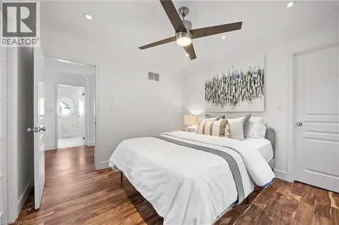 2252 Dewsbury Drive Oakville ON L6M 0A6