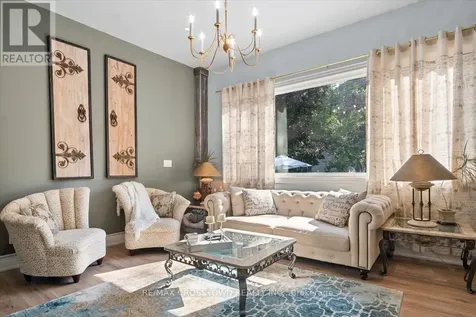 61 Earl Street Wasaga Beach ON L9Z 2M6