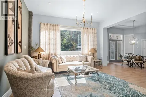 61 Earl Street Wasaga Beach ON L9Z 2M6