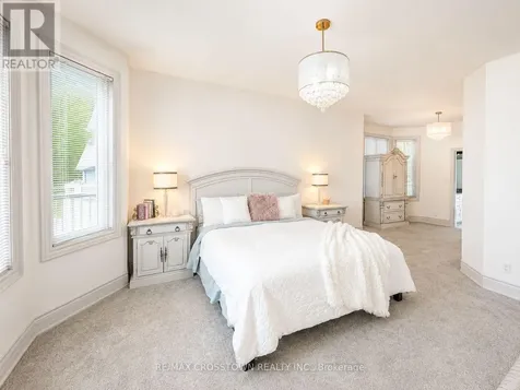 61 Earl Street Wasaga Beach ON L9Z 2M6