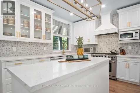 61 Earl Street Wasaga Beach ON L9Z 2M6