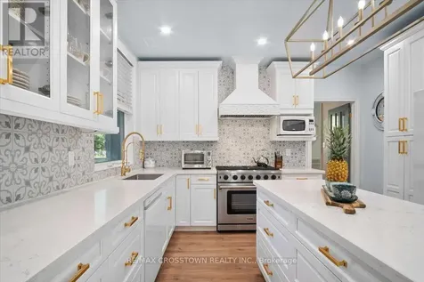 61 Earl Street Wasaga Beach ON L9Z 2M6