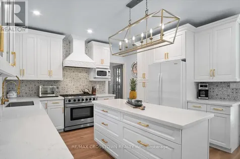 61 Earl Street Wasaga Beach ON L9Z 2M6