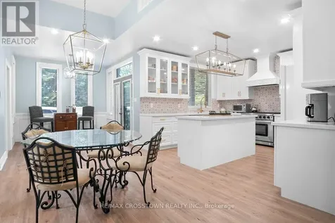 61 Earl Street Wasaga Beach ON L9Z 2M6