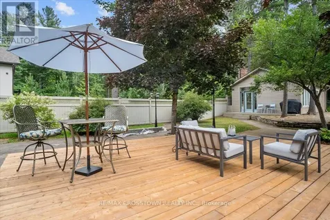 61 Earl Street Wasaga Beach ON L9Z 2M6
