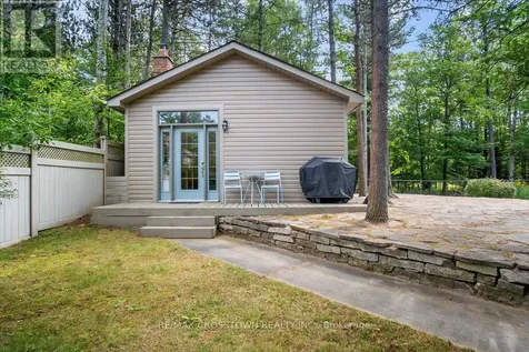 61 Earl Street Wasaga Beach ON L9Z 2M6