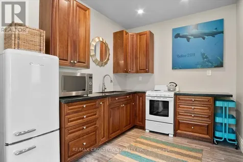 61 Earl Street Wasaga Beach ON L9Z 2M6