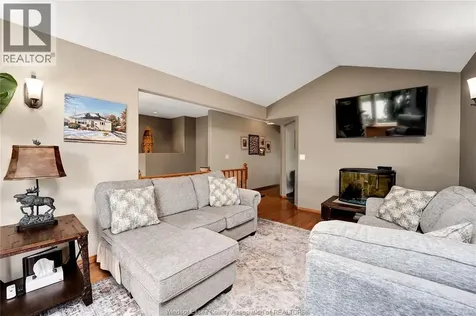 398 Thorn Ridge Crescent Amherstburg ON N9V 3X2