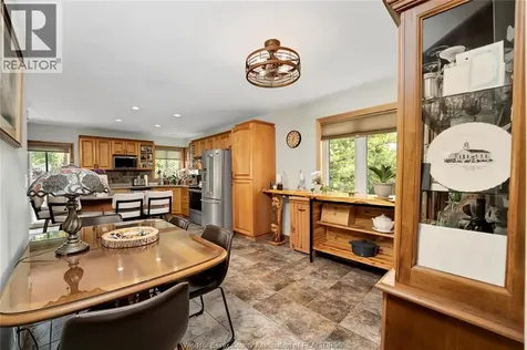 398 Thorn Ridge Crescent Amherstburg ON N9V 3X2