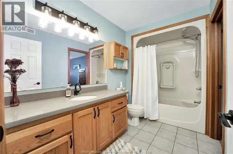 398 Thorn Ridge Crescent Amherstburg ON N9V 3X2