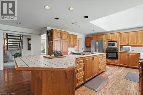 1061 North Service Road Stoney Creek ON L8E 5C8