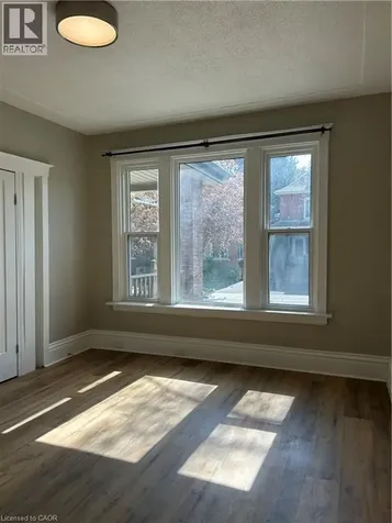 62 Barnesdale Avenue South Hamilton ON L8M 2V4