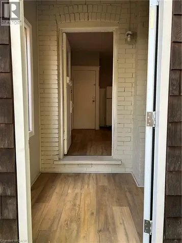 62 Barnesdale Avenue South Hamilton ON L8M 2V4