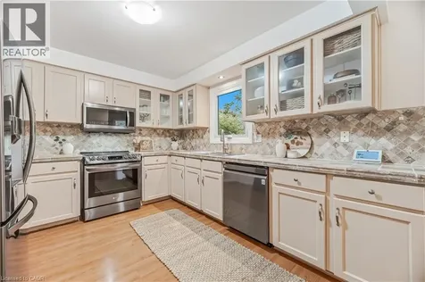 1004 Roxborough Drive Oakville ON L6M 1E3