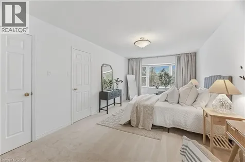 1004 Roxborough Drive Oakville ON L6M 1E3