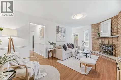 1004 Roxborough Drive Oakville ON L6M 1E3