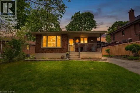 28 Ridgewood Drive Brantford ON N3R 1A3