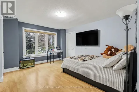 1619 Sequoia Drive Ottawa ON K4C 1C2