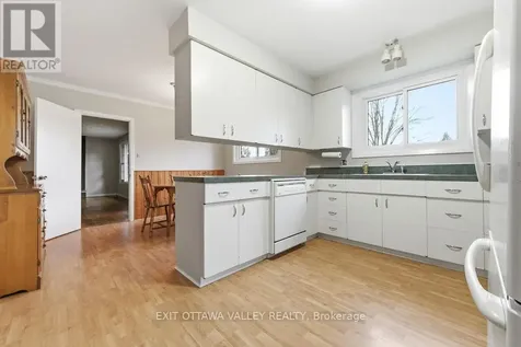 12 Claremount Road Deep River ON K0J 1P0