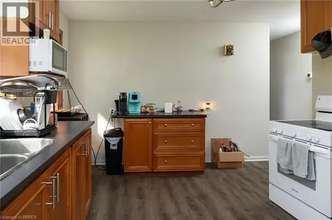 522 Ellis Avenue Brantford ON N3T 5L5