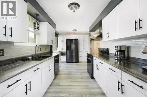 2415 Cabana Road West Windsor ON N9G 1E2