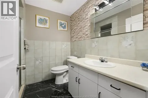 2415 Cabana Road West Windsor ON N9G 1E2
