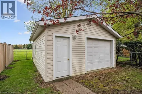 105 Oriole Parkway Elmira ON N3B 1C2