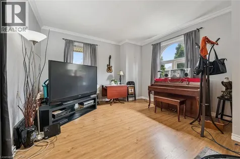 27 Roseview Avenue Cambridge ON N1R 4A5