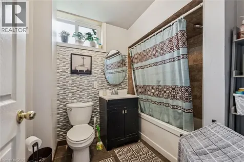 27 Roseview Avenue Cambridge ON N1R 4A5