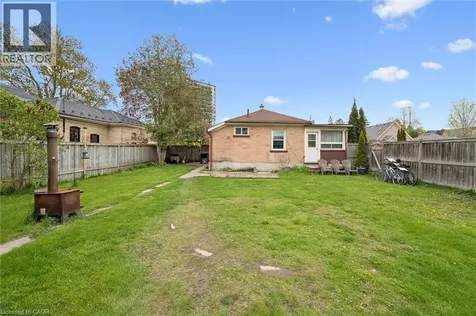 27 Roseview Avenue Cambridge ON N1R 4A5
